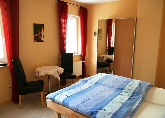 Ferienweingut Hensler 게스트하우스 3*