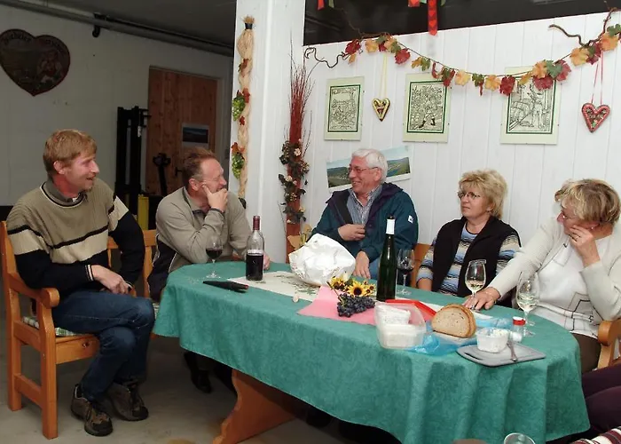 게스트하우스 Ferienweingut Hensler 브리에델